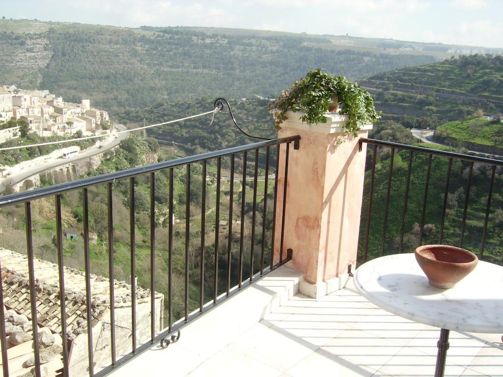 Ibla Vacanze Ragusa Bagian luar foto