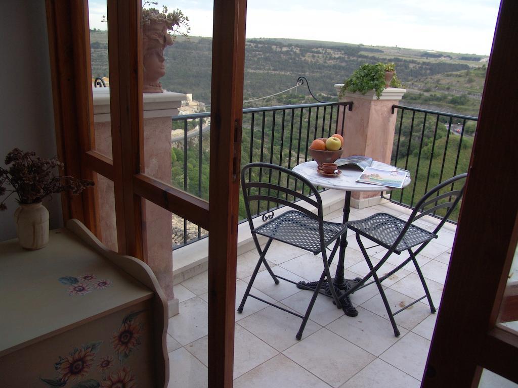 Ibla Vacanze Ragusa Bagian luar foto