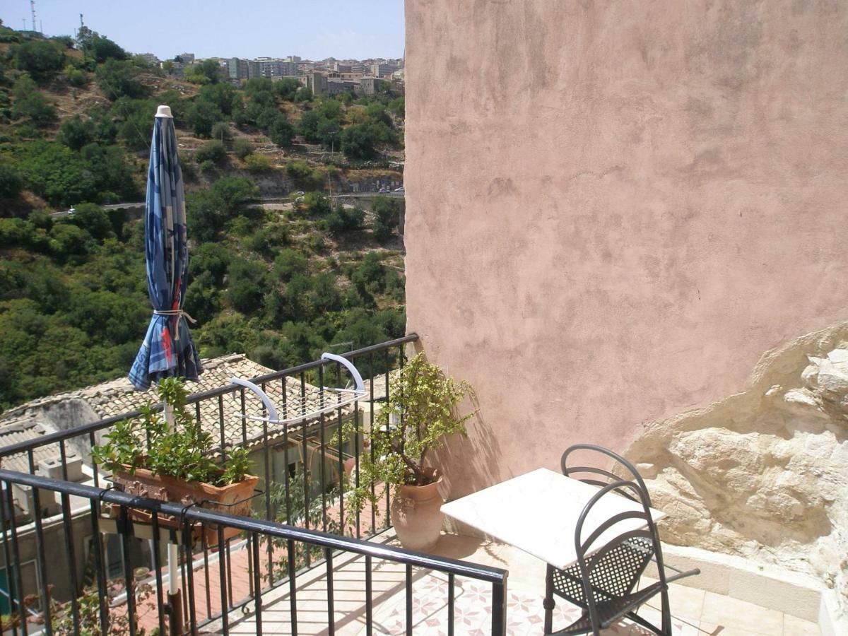 Ibla Vacanze Ragusa Bagian luar foto