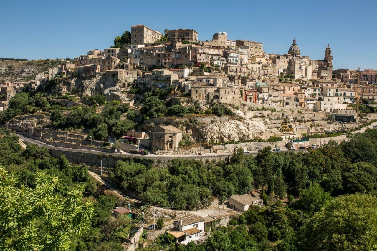 Ibla Vacanze Ragusa Bagian luar foto