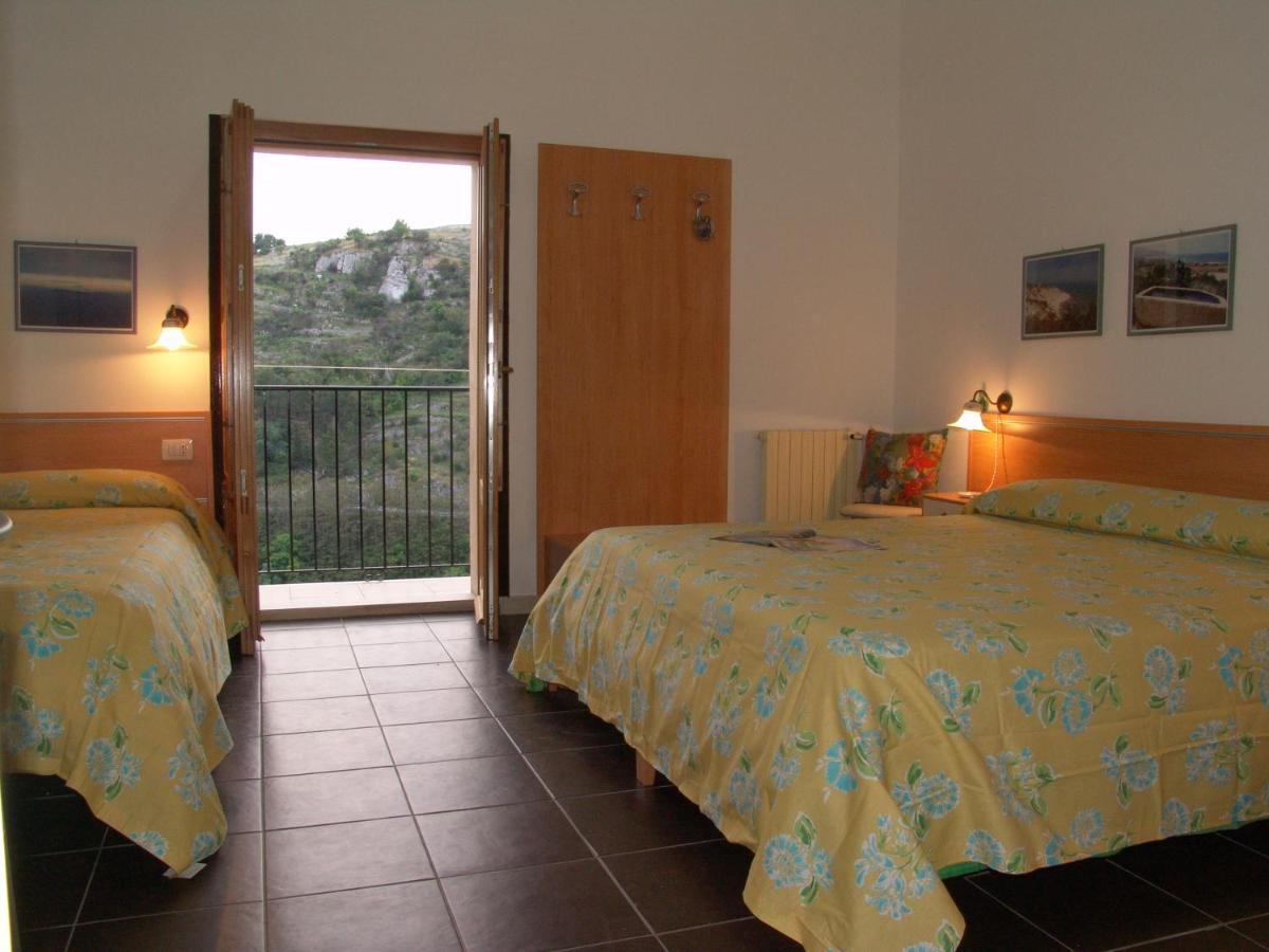 Ibla Vacanze Ragusa Bagian luar foto